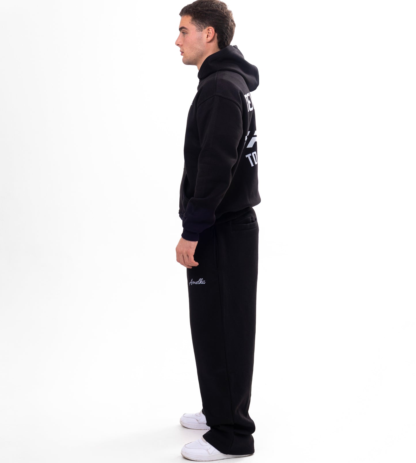 Amelkis WANTED hoodie in black